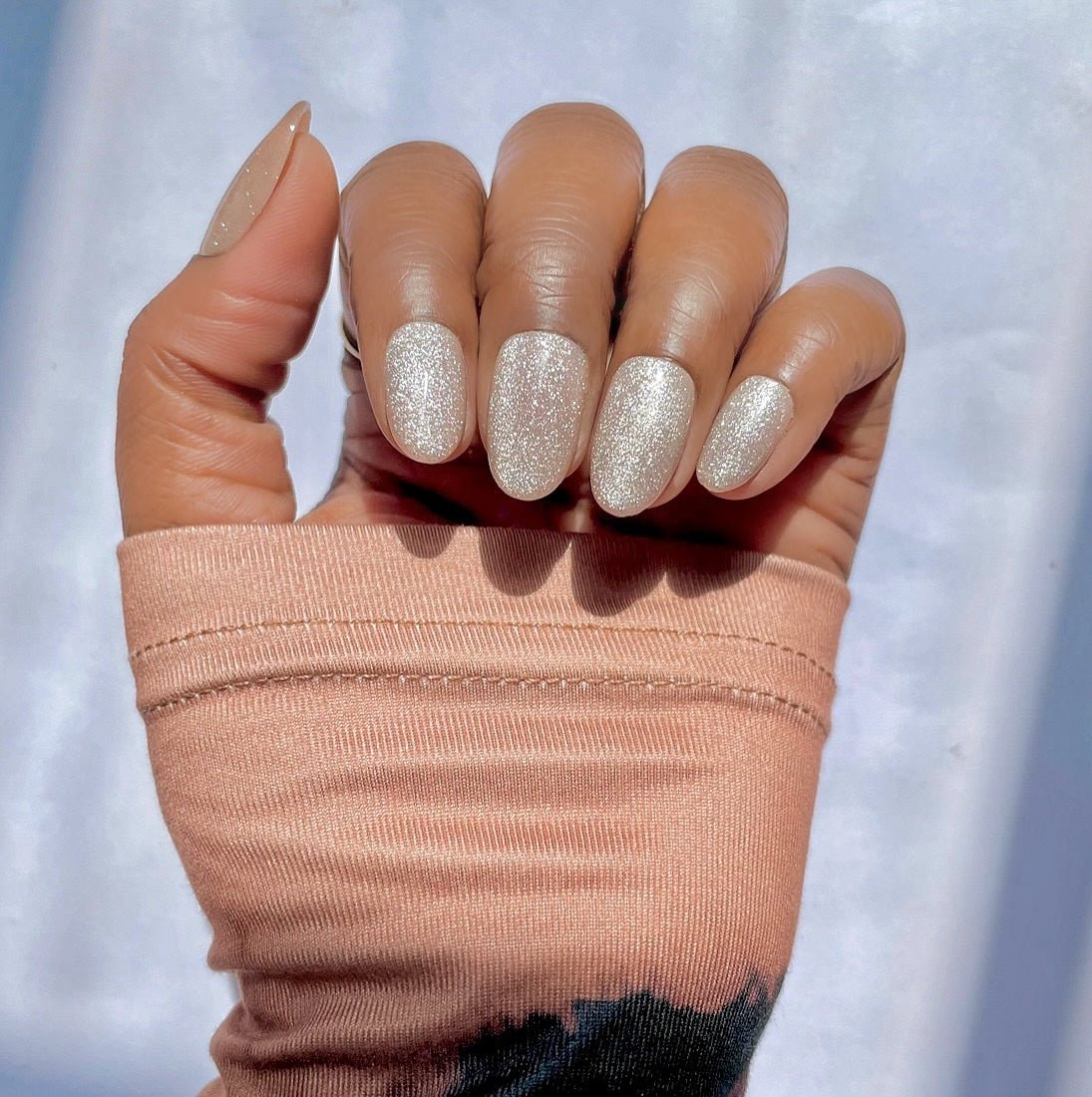 Champagne Velvet Round - Leewa Beauty