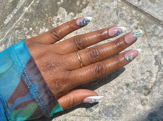 Dahlia blue floral white French press-on nails by Leewa Beauty 