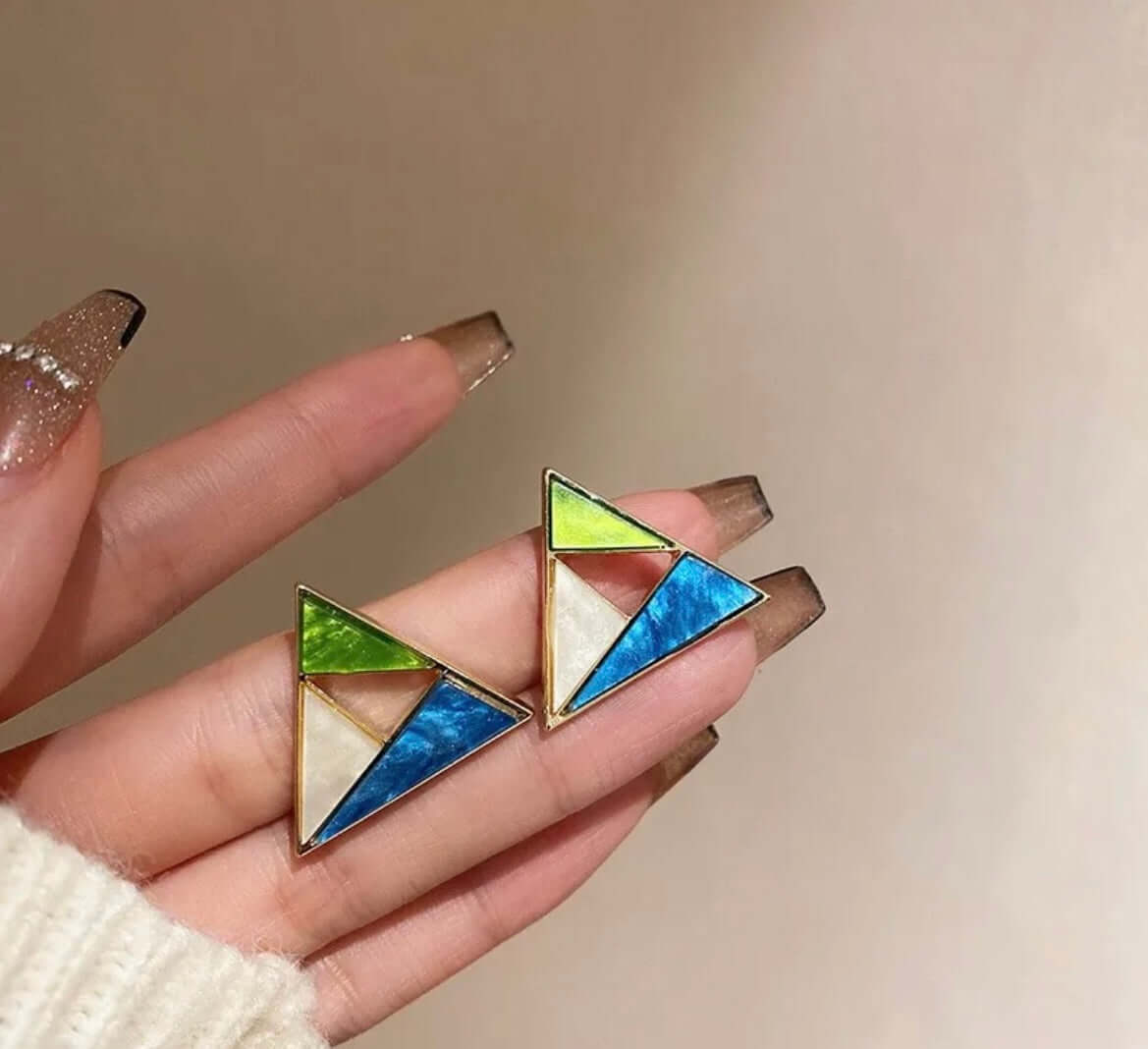 Geometric Triangle Earrings - Leewa Beauty