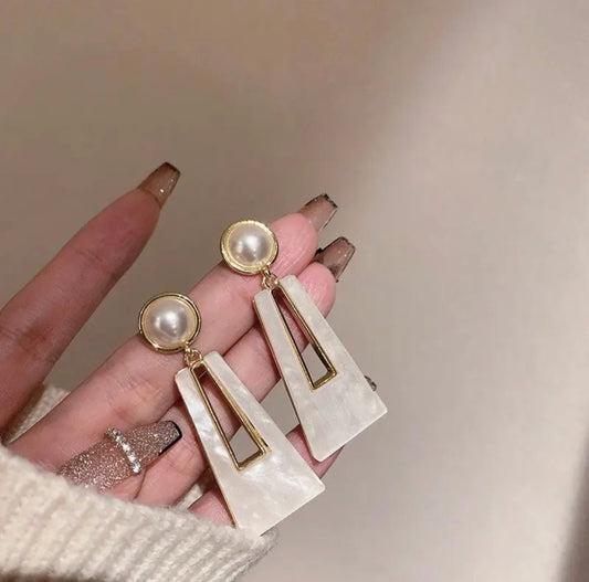 Ivory Pearl Earrings - Leewa Beauty